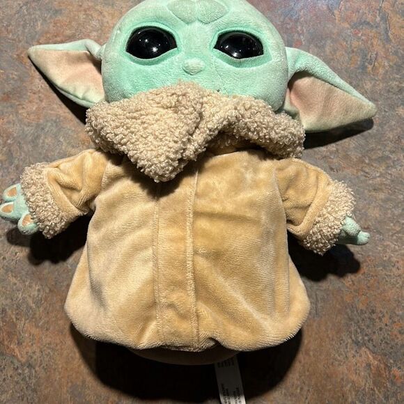 Star Wars Mandalorian Baby Yoda Plush 8” - Picture 1 of 4